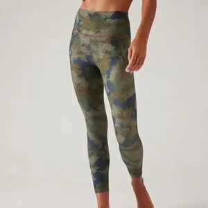 NWT ATHLETA Salutation Stash 7/8 Leggings xxs